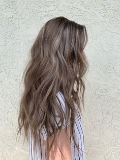 Icy Light Brown Hair, Light Brown Ash Hair With Highlights, Light Brown Hair With Lowlights Ash, Ashy Brown Hair Colors, Ash Brown Hair Light, Ash Brown With Lowlights, Rubio Champignon, Ashy Cool Tone Brown Hair, Ashy Brown And Blonde Hair