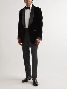 Find TOM FORD Straight-leg Grain De Poudre Wool And Mohair-blend Tuxedo Trousers It 44 on Editorialist. These timeless TOM FORD tuxedo trousers are cut from a lustrous wool and mohair-blend. With a strong but light weave, they are also trimmed in satin and have adjustable tabs at the waist. The hems are left unfinished so you can alter them for a perfect fit. Black Tie Tuxedo Men, Outfit Wedding Men, Men’s Tuxedo Style, Men Tuxedo Styles, Mens Tux Wedding, Unique Tuxedo Men, Men’s Tuxedo, Tuxedo Outfits Men, Men’s Black Suit