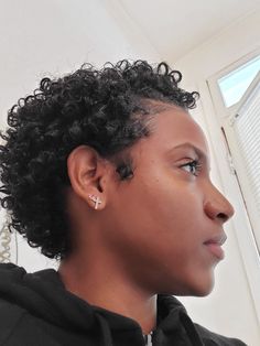 Hairstyles For Big Chop Curly Hair, Really Short Curly Hair Black Women, Curly Short Fro, Low Cut Curly Hair Black Women, Short Hairstyle Women Black Woman Curly Natural, Short Curly Haircuts For Black Women, Short Curly Hairstyle Women Black Woman