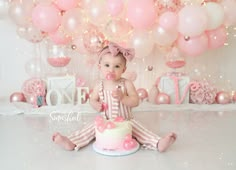 Pink Cake Smash Photoshoot, Cake Smash Themes Girl, Girl Cake Smash Ideas, Pink Smash Cakes, Pink Cake Smash, Jersey Cake, Cake Smash First Birthday, 1st Bday Cake