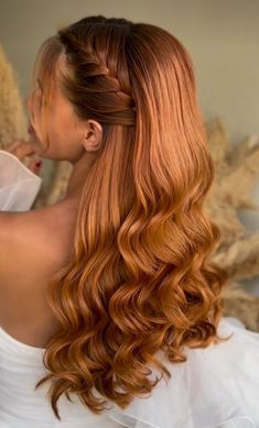 Wedding Hair Step By Step, Cute Hairstyles For Quinceanera, Hairstyles For Winter Formal, Hoodie Hairstyles, Sweatshirts Vintage, Formal Hairstyles For Long Hair, Hoco Hairstyles, Peinados Recogidos, Long Hair Wedding Styles