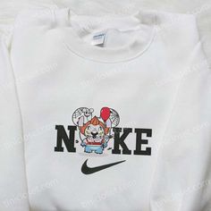 Introducing the Nike x Chibi Pennywise Stitch Embroidered Shirt, a must-have for Halloween enthusiasts! This limited edition shirt showcases a Nike Christmas, Disney Ootd, Vanellope Von Schweetz, Best Family Gifts, Mike Wazowski, Merry Christmas Shirts, Halloween Hoodie, Jason Voorhees, Family Christmas Gifts