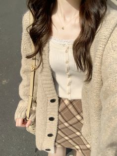 xhs | fashion outfit brandy melville Crush Outfits, Mori Kei Fashion, Skirt Ootd, City Wear, Outfit References, Kei Fashion, Aesthetic Outfit Ideas, Jewelry Outfit, Style Korean