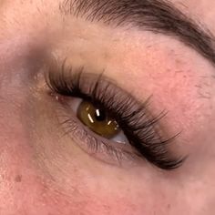 Kylie Jenner Eyebrows, Permanent Makeup Eyeliner, How To Do Eyebrows, Plucking Eyebrows, Filling In Eyebrows, How To Grow Eyebrows