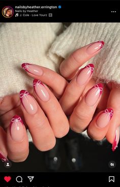 Pink Almond Christmas Nails, Red And Pink French Tip Nails, Bow Nail Designs, Christmas Gel, Nagel Tips, Burgundy Nails, Cute Gel Nails