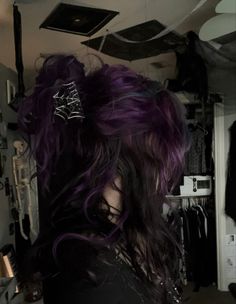 Nice Clothing, Goth Hair, Hair Streaks, Dyed Hair Inspiration, Hair Inspiration Short, Dye Colors, Pretty Hair Color, Hair Stylies, Hair Haircuts