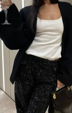 Party Outfit Colorful, Sparkly Skirt Outfit, Go Out Outfit Night, Stile Kylie Jenner, Outfits New Year, Party Fits, Night Out Outfit, Club Style, Chic Outfit