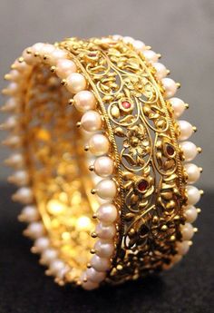 Gold Kada, Pearl Bangles, Pearl Bangle, Bangles Jewelry Designs, Tiffany Jewelry, Gold Bangles Design, A Bracelet, Bangle Designs