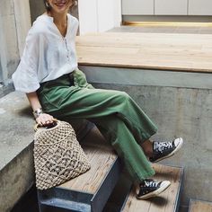 Minimalist Moda, Green Trousers, Looks Street Style, Looks Chic, 가을 패션, Fashion 2018, Fashion Mode, Looks Style, Mode Inspiration