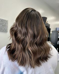 Shade 4 Brown Hair, Bronde Winter Hair, Blonde Highlights Medium Brown Hair, Long Bob Brown Balayage, Partial Highlights For Light Brunettes, Surfer Hair Brunette, Teddy Bear Highlights On Dark Brown Hair, Brunette With Minimal Highlights, Small Amount Of Highlights On Brown Hair