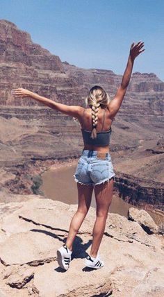 Yoga Video, Yoga Posen, Summer Goals, Foto Poses, Blue Denim Shorts, Fashion Streetwear, 인물 사진, Light Blue Denim, Adventure Awaits