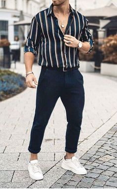 Suited Men, Turtleneck Outfit, Man In Black, Classy Suits, Mens Summer Outfits, Hipster Man, Men Bracelet, Ring Men