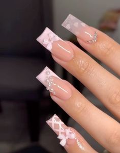 Couqutte Nail Ideas, Latina Nails, Girly Acrylic Nails, Cute Acrylic Nail Designs, Classy Acrylic Nails, Soft Nails, Unique Acrylic Nails, Bling Acrylic Nails, Acrylic Nails Coffin Short