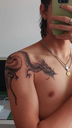 japanese, dragon, tattoo, ryu, traditional Dragon Mens Tattoo, Sholder Tattoo Man, Back Over Shoulder Tattoo, Dragon Tattoo Top Of Arm, Men’s Tattoo Dragons, Asian Tattoos Men Ideas, Man Dragon Tattoo, Dragon Over Shoulder Tattoo, Dragon Tattoo Over Shoulder