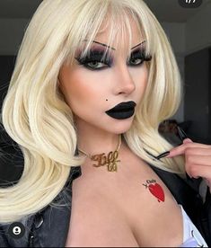 Cute Halloween Makeup, Hot Halloween Outfits, Halloween Makeup Pretty, Cool Halloween Makeup, Couple Costumes, Pretty Halloween Costumes, Couples Halloween Outfits, Bride Of Chucky