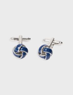 Metal cufflinks


 100% metal


 Closing with a rocker system




 REF: AN0303510179 French Cuff Shirts, Silver Cufflinks, Gift Card Shop, Fine Fabric, Egift Card, Casual Shirts For Men, Rocker, Occasion Wear, Cufflinks