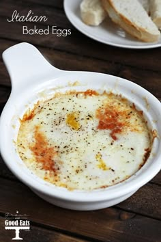 These Italian Baked Eggs are a delicious, savory dish that tastes like eating lasagna for breakfast (with less carbs and more protein.)  Perfect with crusty french bread dippers, but just as good with a fork! Italian Baked Eggs, Easy Dinner Ideas For Kids, Dinner Ideas For 2, Eggs For Dinner, Dinner Ideas With Chicken, Dinner Ideas For Tonight, French Eggs, Italian Eggs, Dinner Ideas For Kids