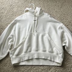 Brand New Never Worn Nike Oversized Hoodie With Drawstring, Oversized Nike Cotton Hoodie, Oversized Nike Hoodie With Drawstring Hood, Nike Hoodie With Ribbed Cuffs For Spring, Oversized Nike Hoodie With Ribbed Cuffs, White Comfy Hooded Hoodie, Nike Spring Sweatshirt With Drawstring Hood, Nike Oversized Spring Sweatshirt, Nike Oversized Sweatshirt For Spring