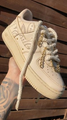 Women Shoe Game, Custom Heels Ideas, Airforce Custom Ideas, Costume Air Force 1s, Custom Air Force 1 Ideas, Birthday Sneakers, Shoe Design Ideas, Casual Sneakers For Men, Birthday Shoes