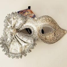 Masquerade Silver Mask Silver Masquerade Mask Aesthetic, Mascarade Mask Women Silver, Silver Masquerade Mask For Carnival Theater, White And Silver Masquerade Mask, Glorious Masquerade, Venetian Silver Masquerade Mask, Masquerade Mask Silver, Cool Mask, Silver Masquerade Mask