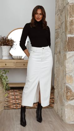 Looks Total Jeans, Size 16 Fashion, White Jean Skirt, Casual Oufits, Jean Skirt Outfits, Skirt And Boots, Dressy Casual Outfits, Denim Skirt Outfits, White Denim Skirt