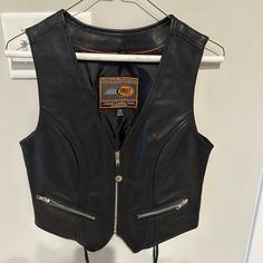 Women’s Leather Vest. Never Worn. Fitted Biker Vest With Zipper Closure, Black Sleeveless Motorcycle Vest, Sleeveless Leather Vest With Button Closure, Leather Biker Vest Sleeveless, Women’s Motorcycle Vest, Riding Vest, Leather Gear, Leather Vest, Classic Leather