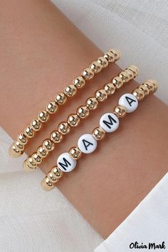 Olivia Mark - Pulsera Letras MAMA Oro Letter Bead Bracelets, Mama Bracelet, Pearl Bracelet Gold, Letter Bracelet, Beaded Drop Earrings, Letter Beads, Gold Pattern, Vintage Pearls, Accessories Jewelry Necklace