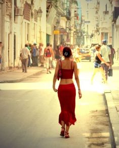 In a little mood for Hibiscus 🌺 Latina Energy, Hibiscus Outfit, Latina Summer Outfits, Latina Summer, Latina Vibes, Latina Aesthetic, Fashion Dream Job, Dream Future, Red Hibiscus