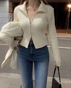 ＠ 𝑛𝑜ℎ𝑜ℎ𝑜𝑛_ Sweaters 2022, University Outfit, Classy Outfits For Women, Business Outfits Women, Short Women, Korean Fashion Dress, Easy Trendy Outfits, Turndown Collar, Modest Fashion Outfits