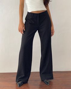 Pinstripe Trousers Outfit, Pinstripe Pants Outfit, Sixth Form Outfits, Trouser Outfit, Tailored Clothes, Stylish Work Attire, Distressed Jacket, Pinstripe Pants, Professional Outfits