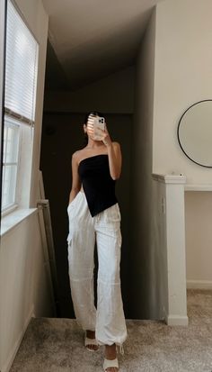 Spring Outfits Heels, Lunch Cruise Outfit, Semi Casual Outfit Women Party, Luis Miguel Concert Outfit, 22 Year Old Outfits, Asymmetrical Top Outfit, Looks Street Style, Night Out Outfit, Looks Chic