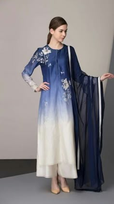 Salwar Kamiz, Kurta Designs Women, Beautiful Dress Designs, Indian Dress, Dress Indian Style, Fancy Dress Design, Stylish Dress Book