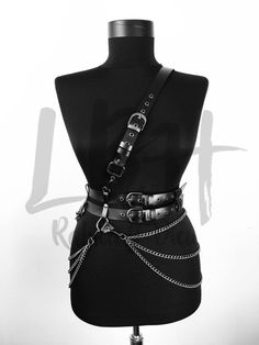 Alt Clothes, Leather Waist Belt, Edc Outfits, Double Belt, Estilo Punk, Gothic Outfits