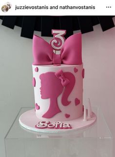 Barbie Cake One Tier, Barbie Fondant Cake Design, Barbie Small Cake, Barbie 2nd Birthday Cake, Barbie Cake 5th Birthday, Barbie Cake Aesthetic, Simple Barbie Cake Design, Small Barbie Cake