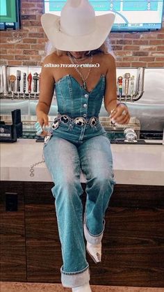 Traje Cowgirl, Nashville Style Outfits, Nfr Outfits, Nfr Fashion, Cowgirl Style Outfits, Concert Fit