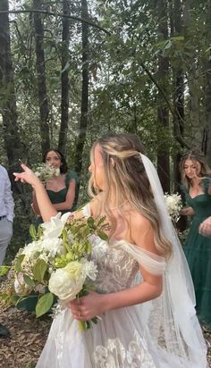 Kendall Jenner
Madrinha de casamento
Casamento chic
Casamento na praia
Vestido de casamento Magical Forest Wedding Dress, Fairy Garden Wedding Dress, Fairy Wedding Ring, Spain Wedding, Forest Theme Wedding, Brooklyn And Bailey