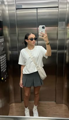 Dinner Outfit Casual, Latina Outfits, Looks Pinterest, Looks Party, Dinner Outfits, Athleisure Outfits, Lookbook Outfits