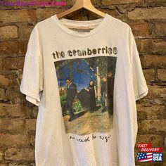 Vintage Band Shirt Outfit, 90s Band Shirts, The Cranberries Shirt, 90s Band Tee, Graphic Tees Vintage Band Shirts, Band Tee Aesthetic, Cranberries Band, Vintage Band Shirts, Vintage Band T Shirts