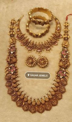 Antique Gold Jewelry Indian Bridal Jewellery Necklace Set, Malabar Gold Jewellery Necklaces Antique, Pretty Gold Necklaces, Haram Designs, Temple Jewelry Necklace