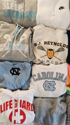 College Sweatshirt Outfit, Teenage Outfits, Cute Lazy Outfits, College Hoodies, Lazy Outfits, Nike Vintage, Sweatshirt Outfit, Cute Sweatshirts