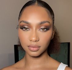 Light Smokey Eye, Beautiful Skin Foundation, Poreless Primer, Light Skin Makeup, Warm Makeup, Pink Smokey Eye, Video Makeup, Red Carpet Hair, Pink Eye Makeup