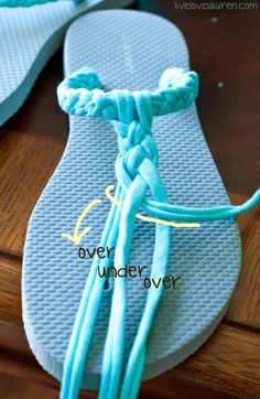 Lauren Diy, Flip Flop Craft, Crochet Flip Flops, Diy Sandals, Braided Sandals, Stylish Sandals, Crochet Shoes, Summer Diy, Crochet Slippers