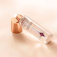 Charlotte Tilbury Airbrush Flawless, Sephora Holiday, Aloe Vera Leaf, Flawless Makeup, Floral Scent, How To Apply Makeup, Girls Makeup, Charlotte Tilbury