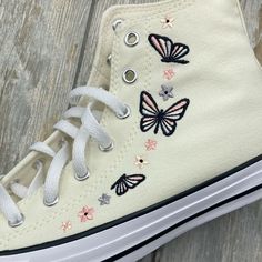 Embroidery Tennis Shoes, Decorated Converse, Floral Embroidery Shoes, Floral Converse, Converse Design, Chasing Butterflies