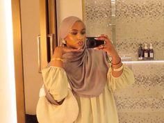 Abaya Uni Outfits, Abaya Look, Modest Fashion Muslim, Cute Birthday Ideas, Mode Turban, Modest Fits, Muslimah Fashion Outfits, Hijabi Outfits