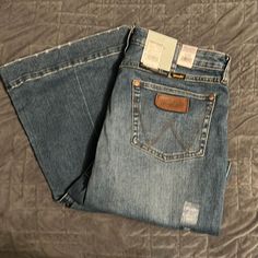 Wrangler Bellbottons 32x34 Brand New, Never Worn, With Tags Wranglers For Women, Wishlist Ideas, Country Style Outfits, Christmas Board, Western Jeans, Future Outfit, Wrangler Jeans, Country Christmas, Country Outfits