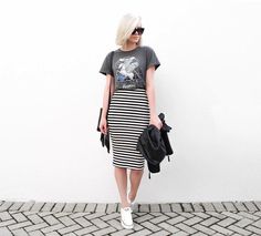 Cool Black And White Striped Skirt, Pencil Skirt Casual, How To Wear Leggings, White Striped Skirt, Striped Midi Skirt, Striped Skirt, Casual Work Outfits, Work Outfits Women