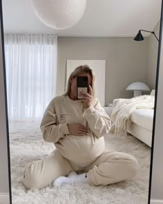 Labour And Delivery, Mom Daughter Outfits, Belly Photos, 1st Trimester, Pregnancy Looks