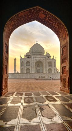 an archway leading to the tajwa mosque in india