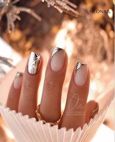 Winter Wedding Nails, Christmas Gel Nails, French Tips, Neutral Nails, New Year's Nails, Xmas Nails, Christmas Nail Designs, Holiday Nails